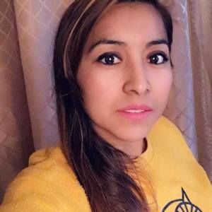 Meet your Posher, Senaida